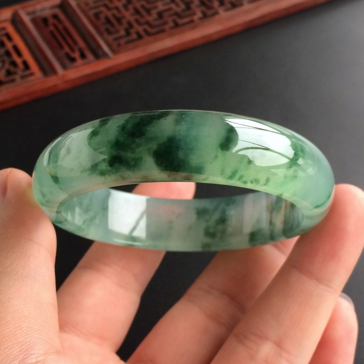(超值推荐)冰种飘花手镯(54.6mm)
