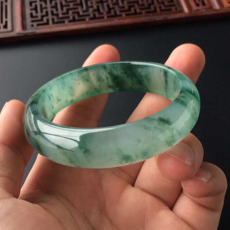(超值推荐)冰种飘花手镯(54.6mm)