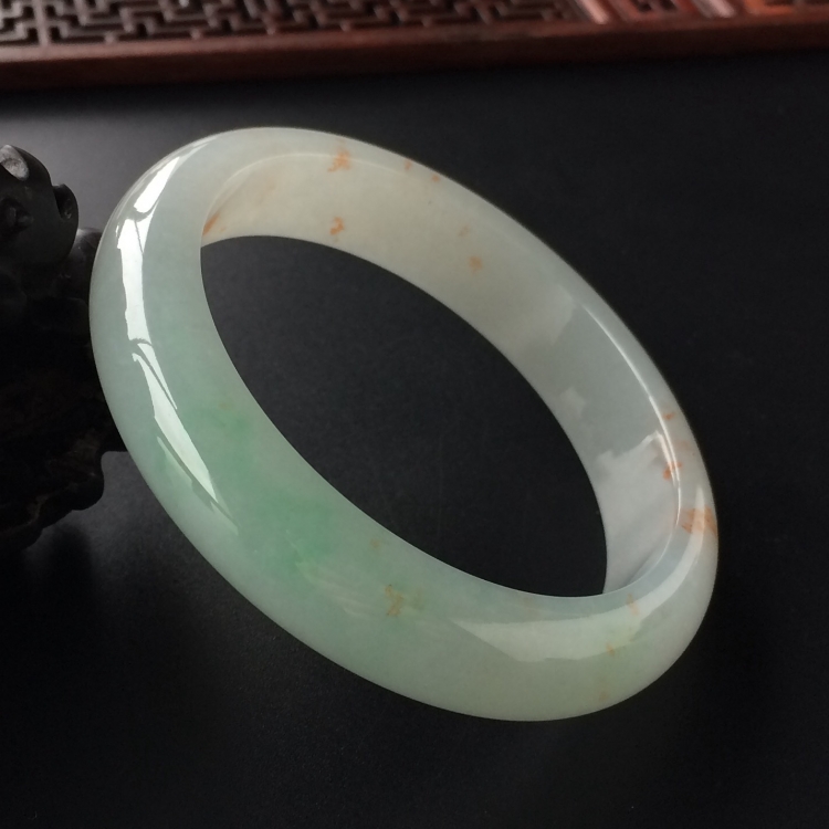 (超值推荐)糯冰种飘翠略带黄花手镯(57.5mm)