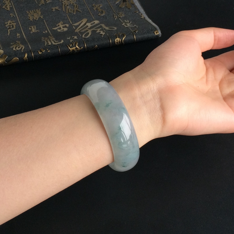 (超值推荐)冰种飘花手镯(54.6mm)