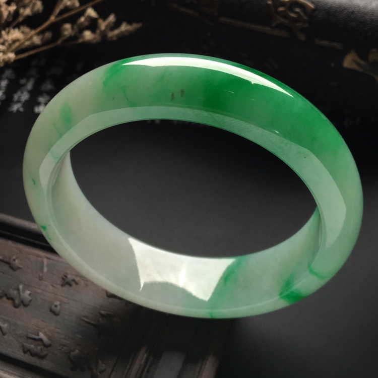 （超值推荐）糯冰种飘阳绿手镯（56.5mm）