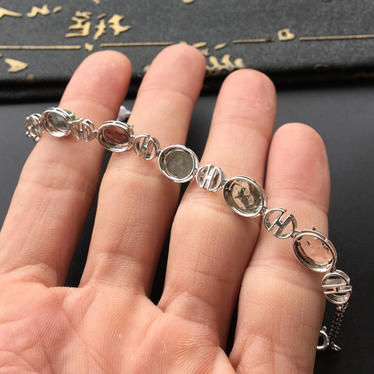 (超值推荐)冰种翠色镶白金钻石手链