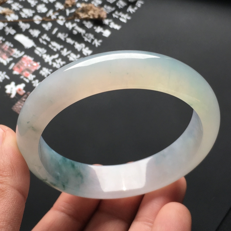 （超值推荐）糯冰种飘花手镯（56.7mm）