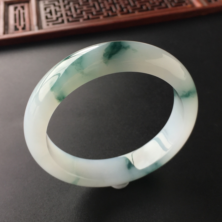 (超值推荐)糯冰种飘花手镯(55.2mm)