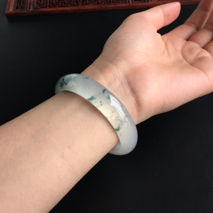 (超值推荐)冰种飘花手镯(54mm)