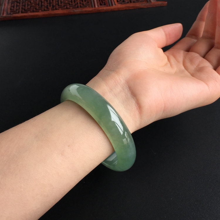 (超值推荐)冰种晴水手镯(58.1mm)