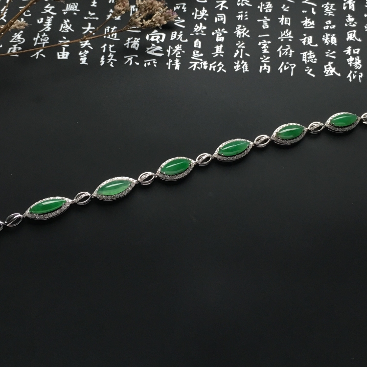 镶白金钻石冰种/糯冰种豆色随形手链
