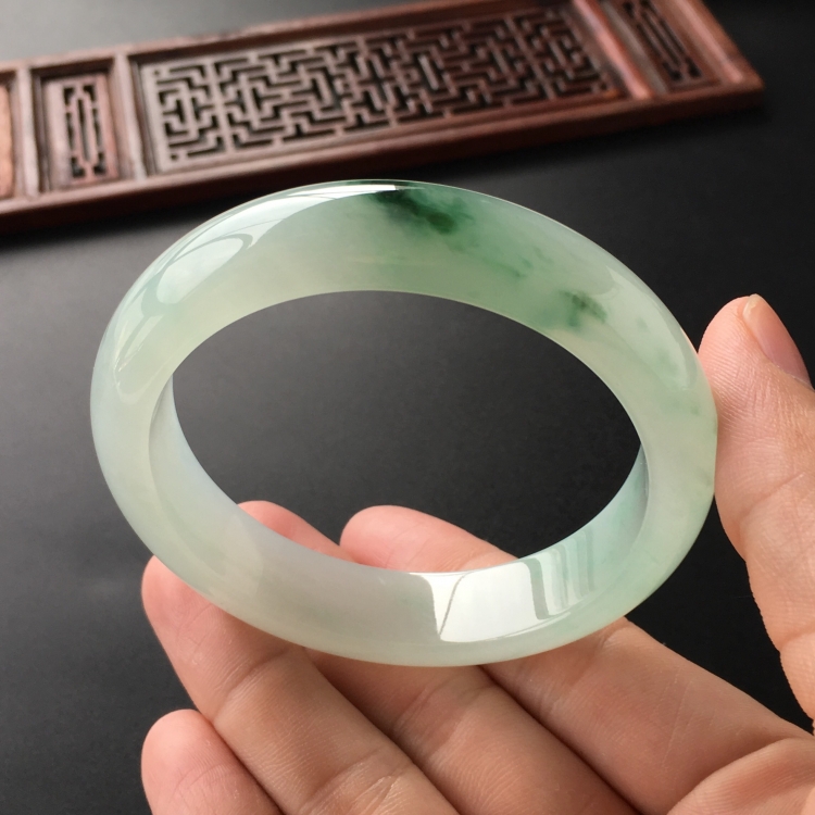 (超值推荐)糯冰种飘花手镯(57.8mm)