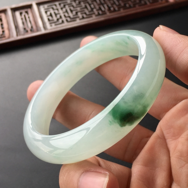(超值推荐)糯冰种飘花手镯(57.8mm)