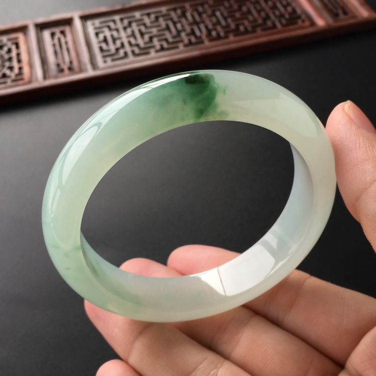 (超值推荐)糯冰种飘花手镯(57.8mm)