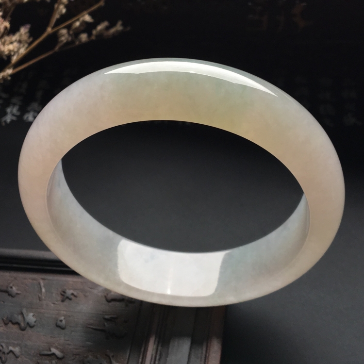 （超值推荐）糯冰种淡晴水手镯（57.8mm）