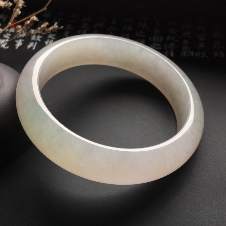 （超值推荐）糯冰种淡晴水手镯（57.8mm）