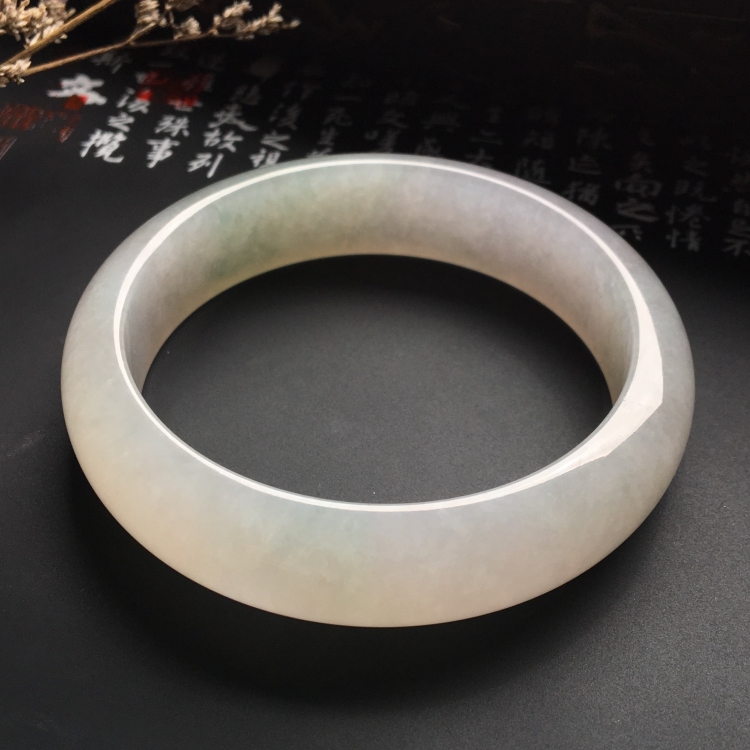 （超值推荐）糯冰种淡晴水手镯（57.8mm）