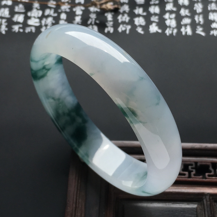 （超值推荐）糯冰种飘花手镯（56.8mm）
