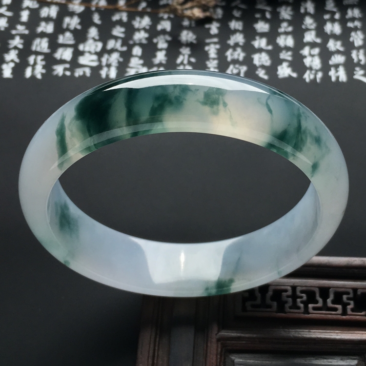 （超值推荐）糯冰种飘花手镯（56.8mm）