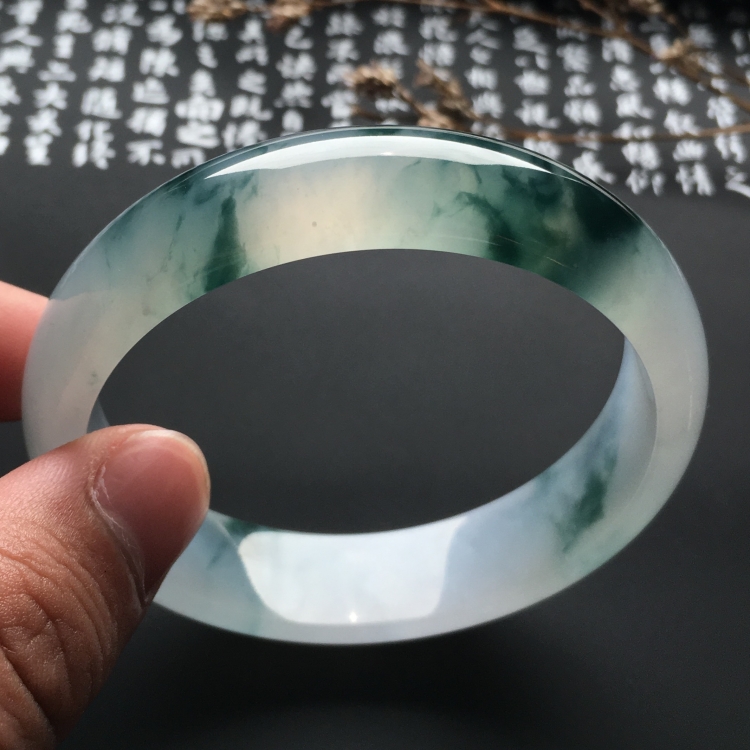 （超值推荐）糯冰种飘花手镯（56.8mm）
