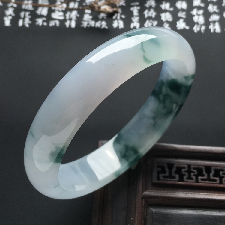 （超值推荐）糯冰种飘花手镯（56.8mm）