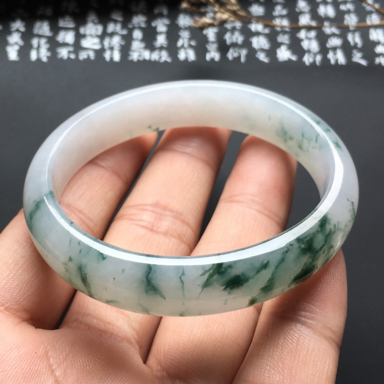 （超值推荐）糯冰种飘花贵妃手镯（55.6mm-49.5mm）