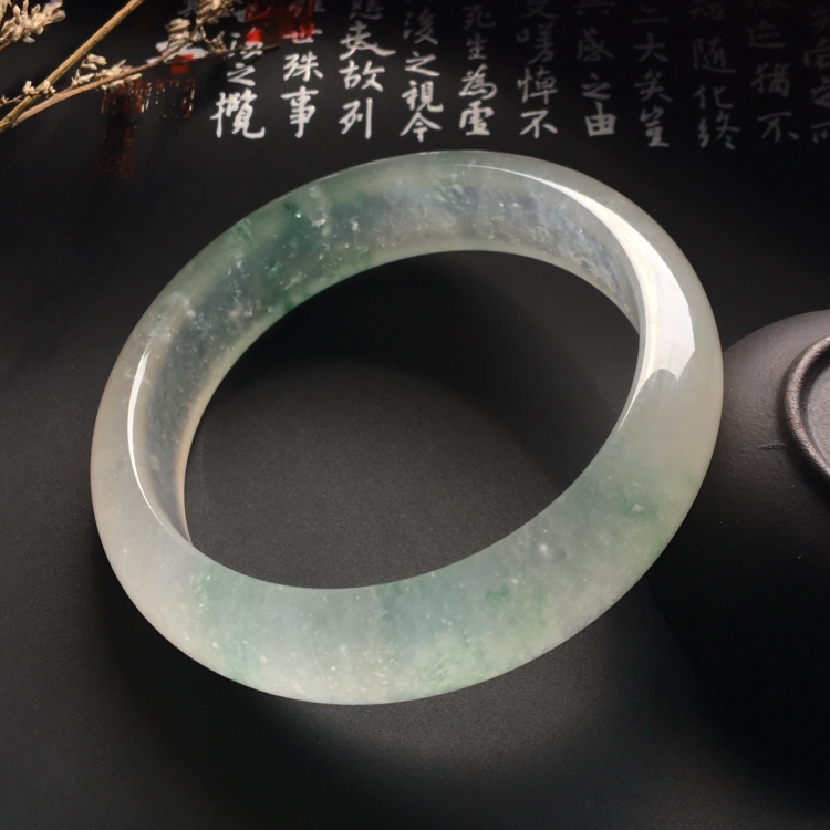 （超值推荐）冰种飘花手镯（57.2mm）