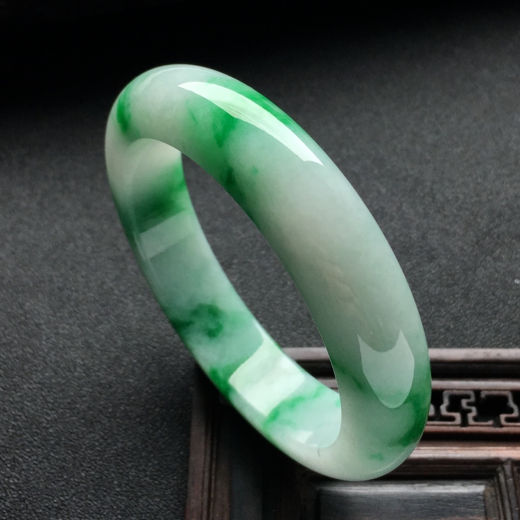 （超值推荐）糯冰种飘翠手镯（54.7mm）