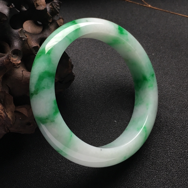 （超值推荐）糯冰种飘翠手镯（54.7mm）