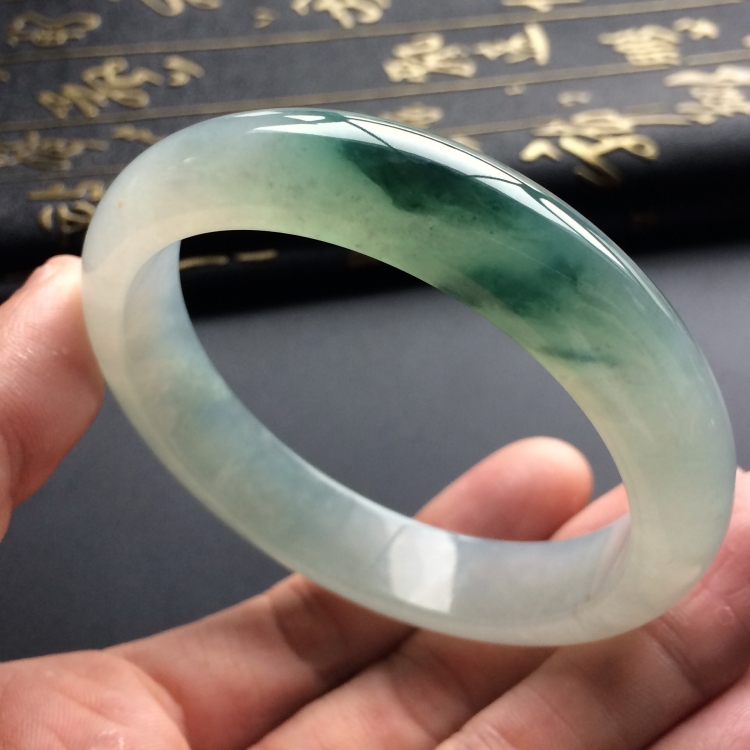 (超值推荐)冰种飘花手镯(58.1mm)