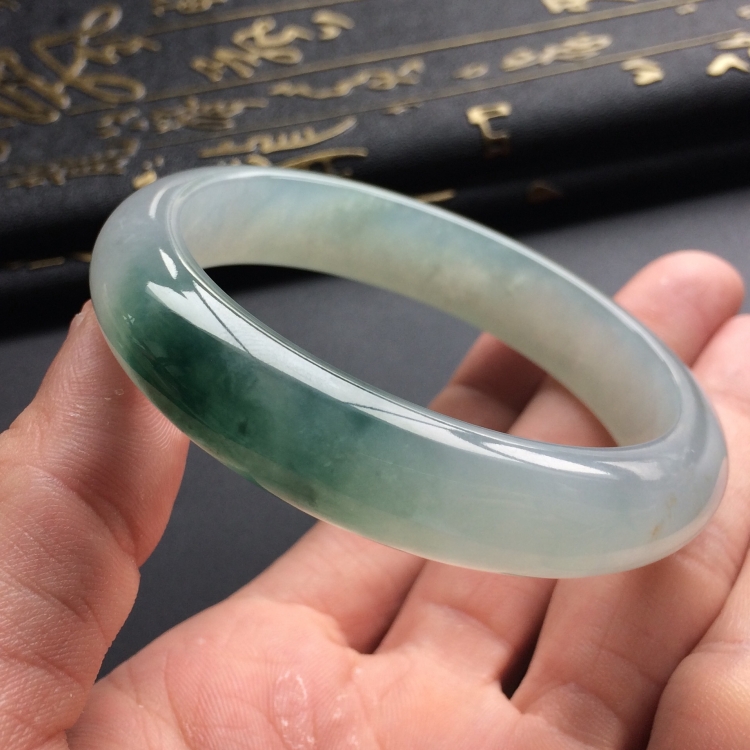 (超值推荐)冰种飘花手镯(58.1mm)