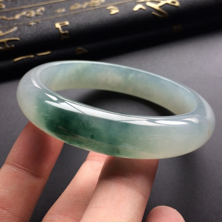 (超值推荐)冰种飘花手镯(58.1mm)