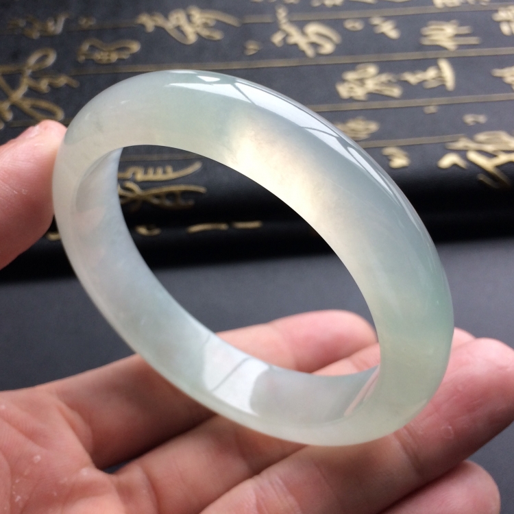 (超值推荐)冰种晴水手镯(55.6mm)