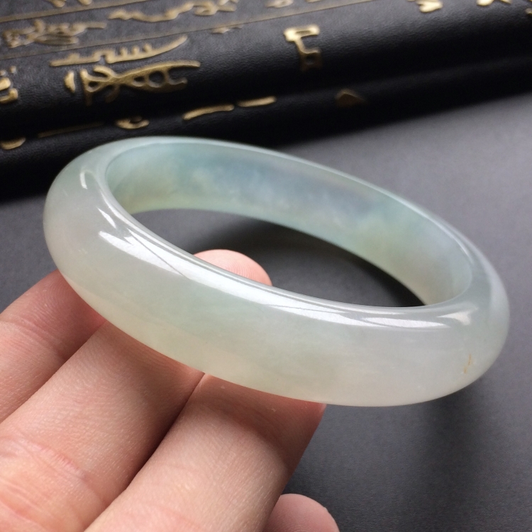 (超值推荐)冰种晴水手镯(55.6mm)
