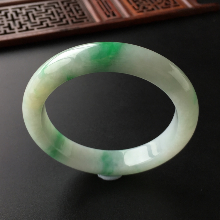 (超值推荐)糯冰种飘翠手镯(54mm)