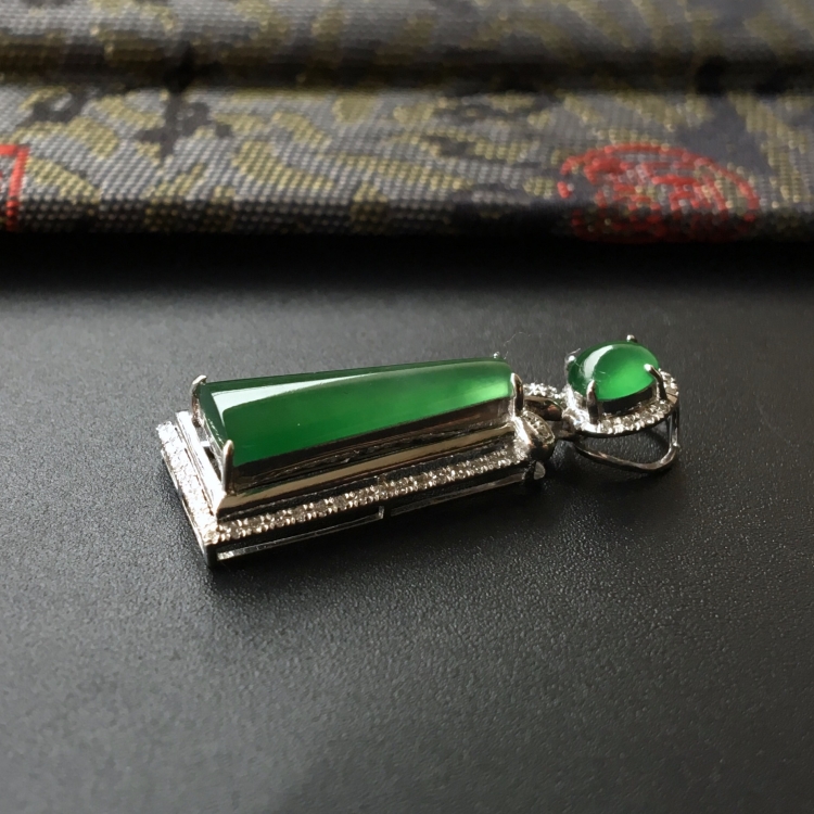 (超值推荐)冰种晴水镶白金钻石平安牌胸坠