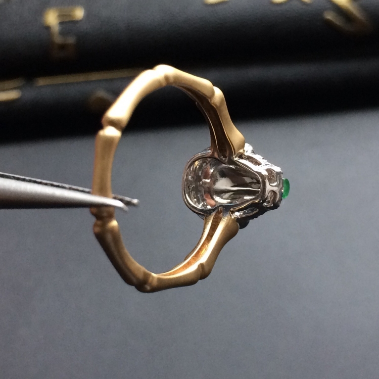 (超值推荐)冰种阳绿镶黄18k金钻石葫芦戒指