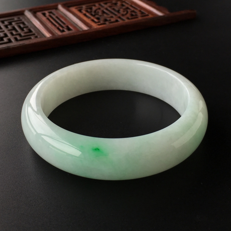 (超值推荐)糯冰种飘翠手镯(56.6mm)