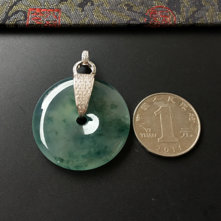 (超值推荐)冰种飘花镶白金钻石平安扣胸坠