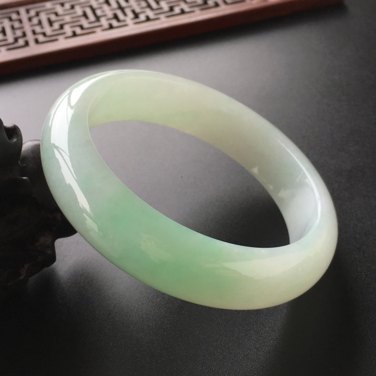 (超值推荐)糯冰种晴水手镯(57.5mm)