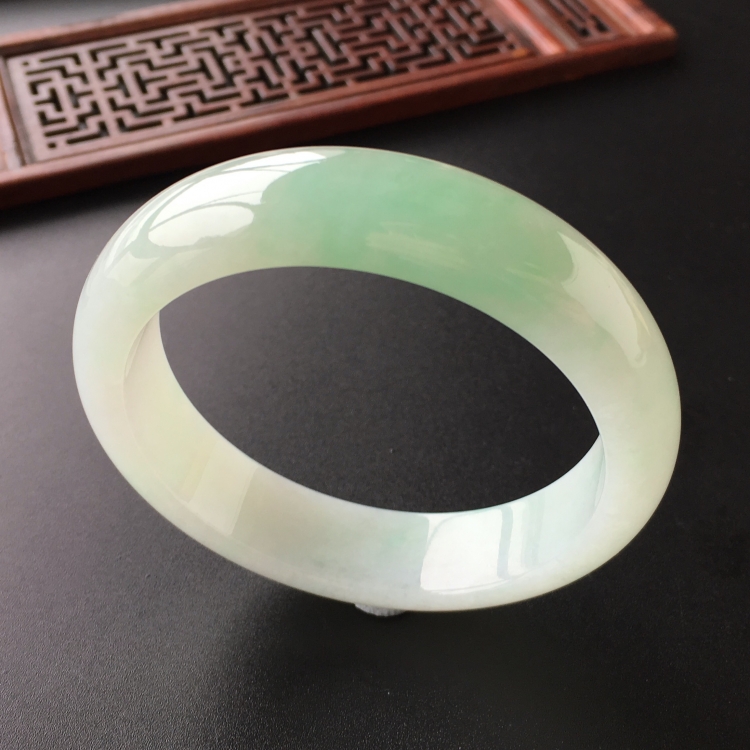 (超值推荐)糯冰种晴水手镯(57.5mm)