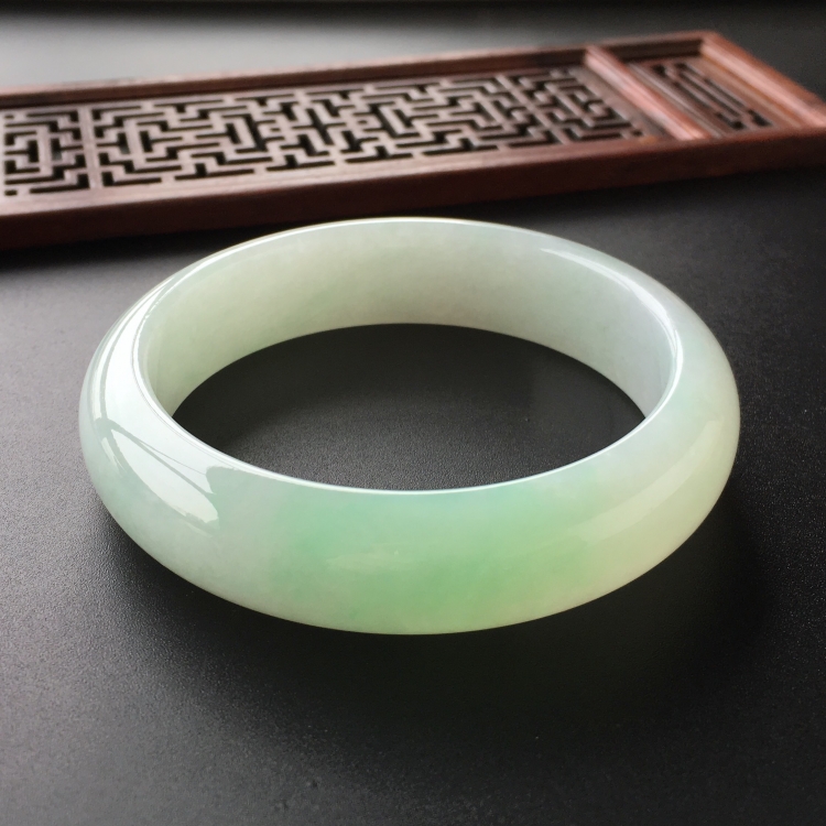 (超值推荐)糯冰种晴水手镯(57.5mm)