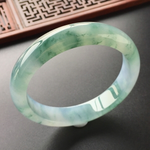 (超值推荐)糯冰种飘花手镯(57.5mm)