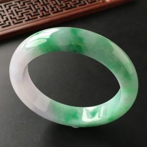 (超值推荐)糯冰种飘翠手镯(58.2mm)
