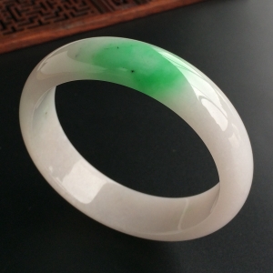 (超值推荐)糯冰种飘翠手镯(60mm)