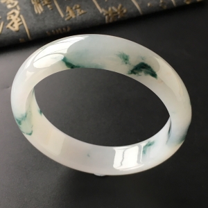 (超值推荐)糯冰种飘花手镯(57.8mm)