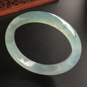 (超值推荐)冰种略飘花手镯(54.1mm)