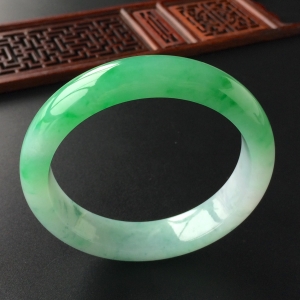 (超值推荐)糯冰种飘翠手镯(58.8mm)