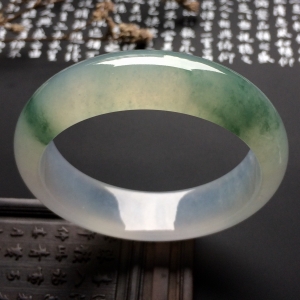 （超值推荐）冰种飘花手镯（54.8mm）