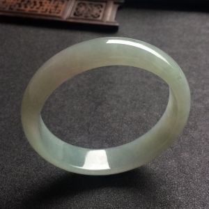 （超值推荐）糯冰种晴水手镯（57mm）