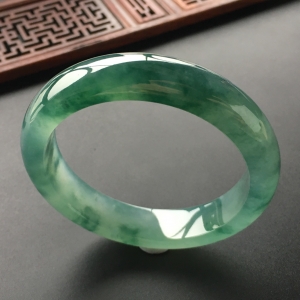 (超值推荐)冰种飘花手镯(54mm)