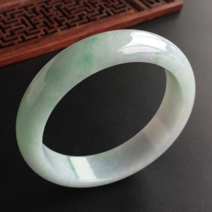 (超值推荐)糯冰种淡紫罗兰手镯(56.1mm)