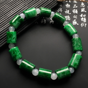 （超值推荐）糯冰种浓绿手链
