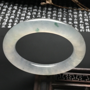 （超值推荐）冰种略飘花圆条手镯（55.8mm）